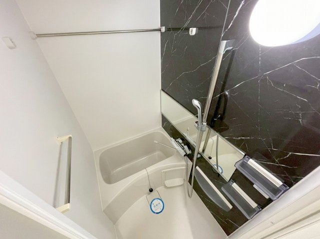 アドバンス新大阪ラシュレの浴室