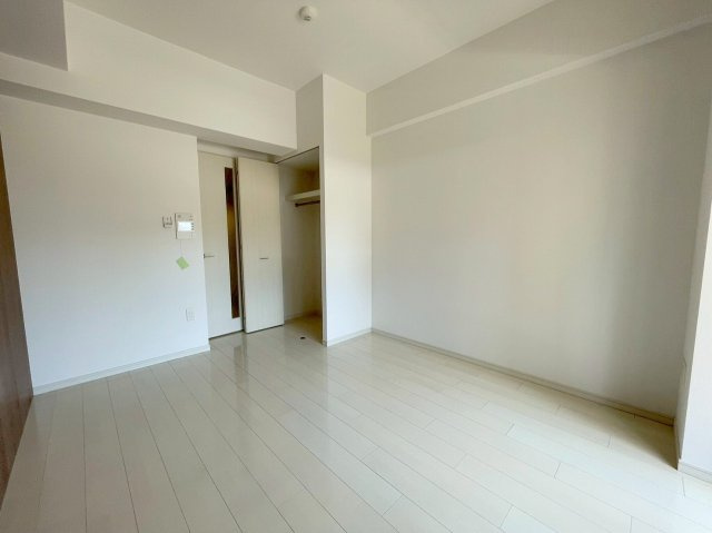 アドバンス新大阪ラシュレの居間・リビング