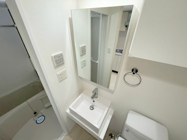 アドバンス新大阪ラシュレの独立洗面台