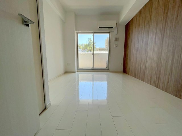 アドバンス新大阪ラシュレの居間・リビング