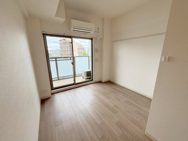 ファステート北大阪ラッセルの居間・リビング