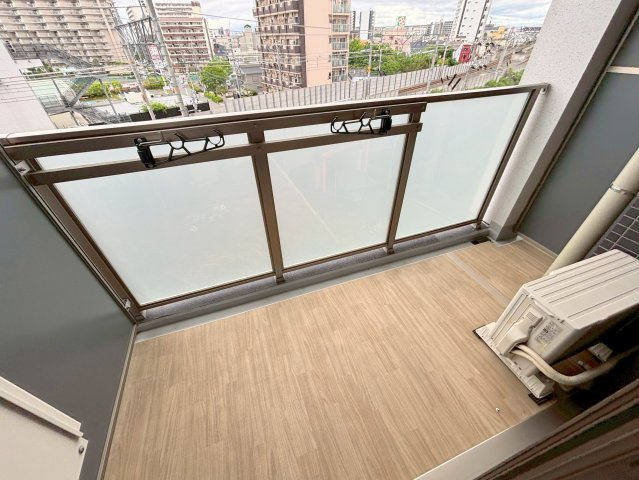 ファステート北大阪ラッセルのバルコニー