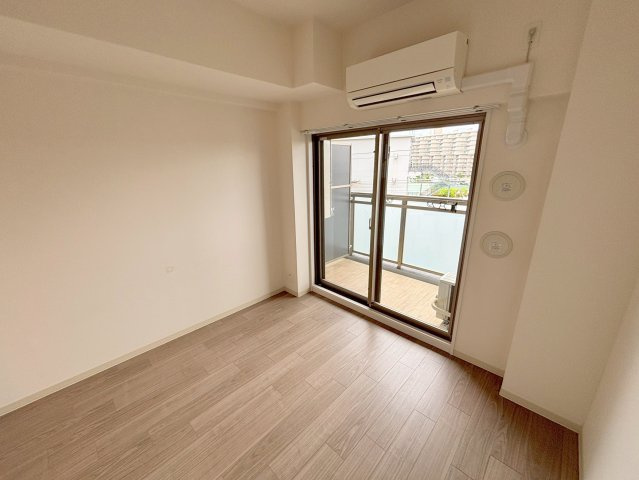 ファステート北大阪ラッセルの洋室