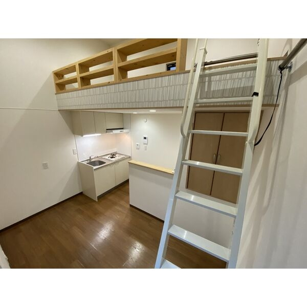 アースクエイク豊II　名古屋市賃貸　仲介手数料無料の居間・リビング