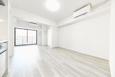 【居間・リビング】 | ジオエント本郷三丁目 | ※写真は同タイプ住戸です。