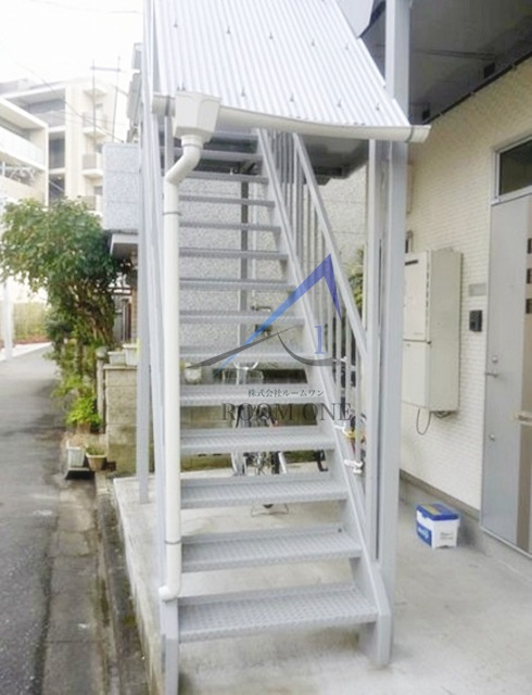 フレスコ志茂駅前のその他共用部分|共用階段です。