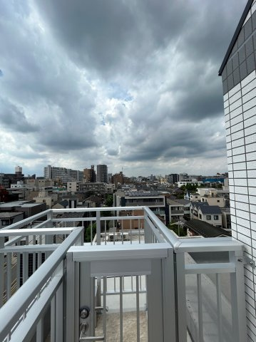 クレヴィスタ梅島のバルコニー