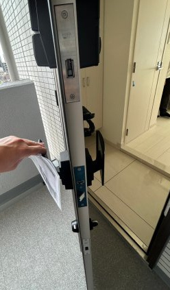 クレヴィスタ梅島の玄関