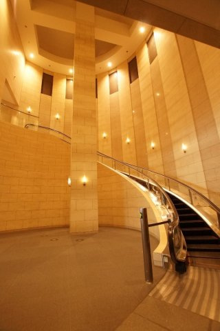 ブリリアタワー東京のエントランス