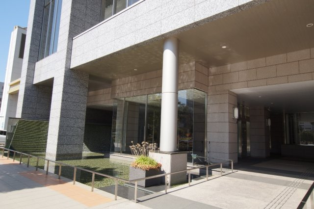 ブリリアタワー東京のエントランス