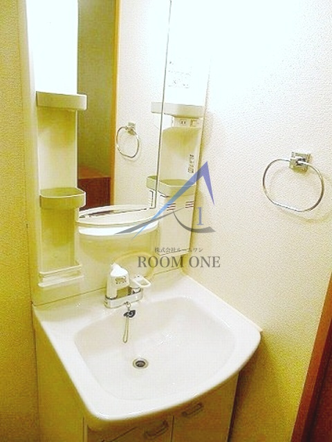 アルフレンテの洗面所|独立洗面台です。