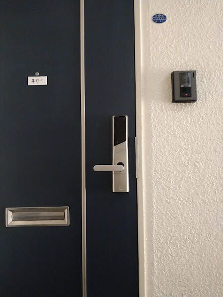 川原ビルの玄関