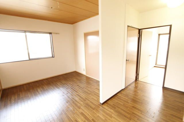 泉タウン２１の居間・リビング