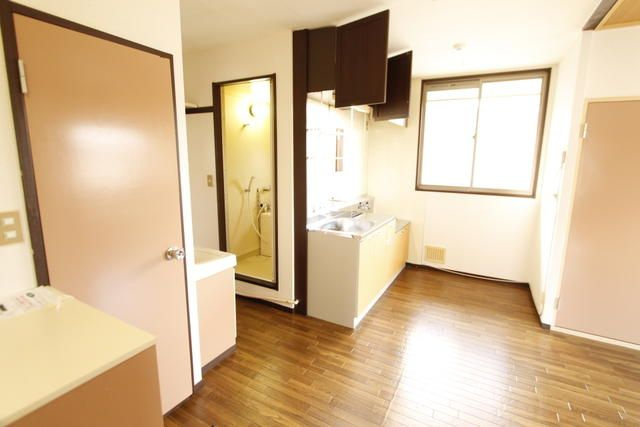 泉タウン２１の居間・リビング