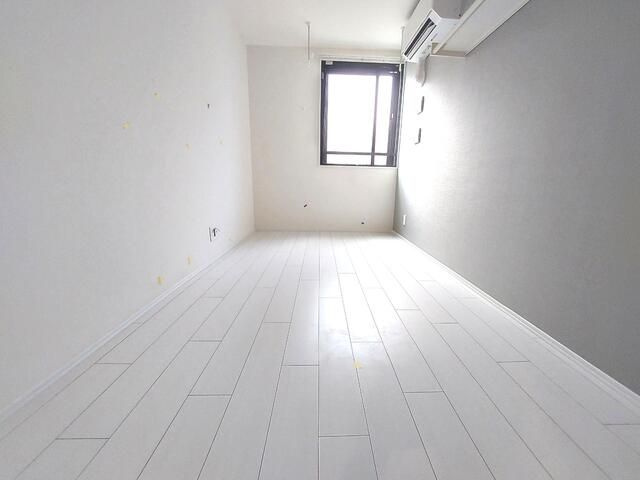 （内見可・ＰＥＴ可・サロン可・ＦＲ設定１ケ月など）ルレーブ南千住の居間・リビング