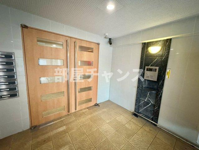 クレストステージ名駅のエントランス