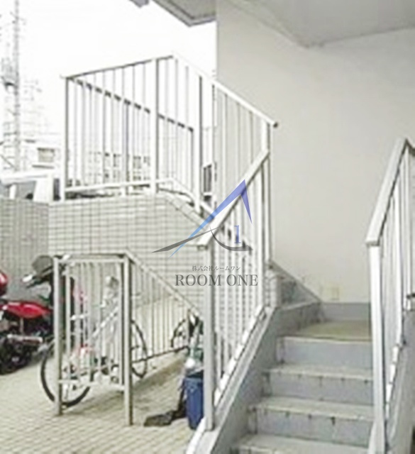 Ｆコート田園調布のその他共用部分|共用階段です。