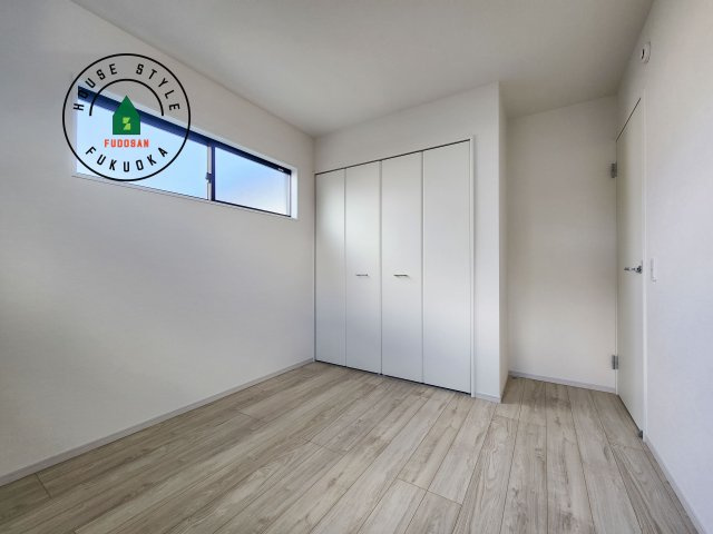 太宰府市高雄6丁目第3-2棟(2号棟)の洋室|採光良好な洋室は全居室、複層ガラスの遮熱効果と断熱効果で、一年中快適に過ごせます。