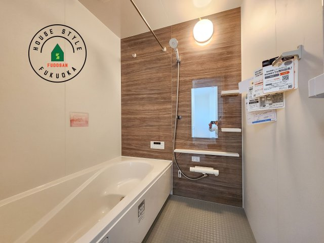 太宰府市高雄6丁目第3-2棟(1号棟)の浴室|1日の疲れを癒してくれる広々バスルーム。雨の日のお洗濯にも大活躍な浴室乾燥機付です！