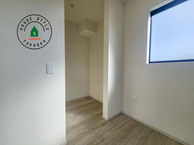 筑紫野市針摺南1丁目第1-1棟(1号棟)の収納|洋服や大きな荷物が多い方や人数の多いご家族などは、一般的なクローゼットよりもウォークインクローゼットのほうが使い勝手が良いです。