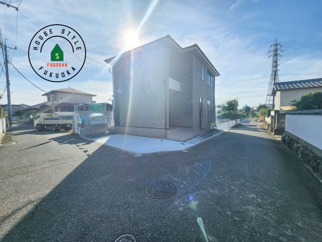 筑紫野市針摺南1丁目第1-1棟(1号棟)の前面道路含む現地写真|見学の時間などお気軽にお問い合わせ下さい。