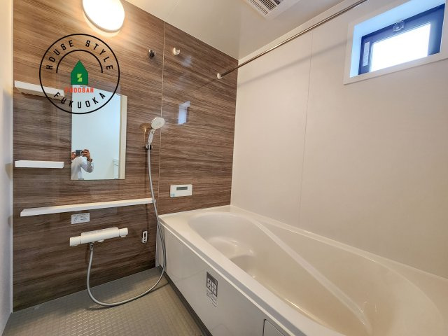 福岡市西区小戸3丁目第4-3棟(2号棟)の浴室|1日の疲れを癒してくれる広々バスルーム。雨の日のお洗濯にも大活躍な浴室乾燥機付です！