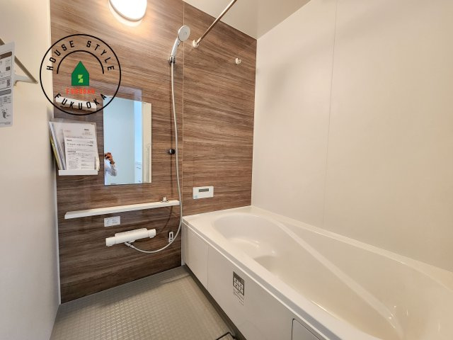 福岡市西区小戸3丁目第4-3棟(1号棟)の内観：施工例|1日の疲れを癒してくれる広々バスルーム。雨の日のお洗濯にも大活躍な浴室乾燥機付です！