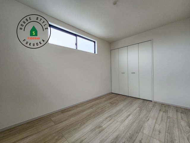 福岡市西区小戸3丁目第4-3棟(1号棟)の内観：施工例|採光良好な洋室は全居室、複層ガラスの遮熱効果と断熱効果で、一年中快適に過ごせます。