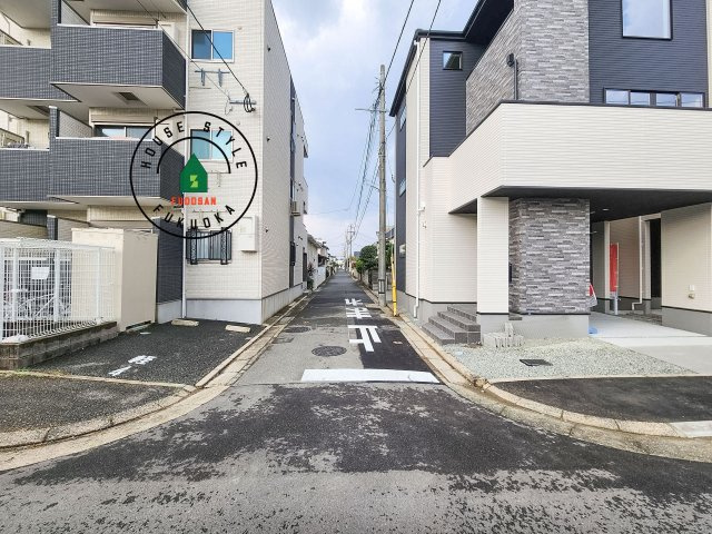 福岡市西区小戸3丁目第4-3棟(1号棟)の前面道路含む現地写真|前面道路です。