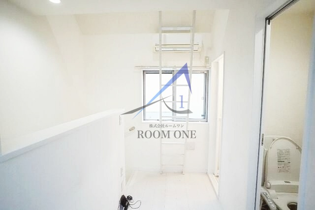 サークルハウス江古田弐番館の居間・リビング|洋室のお部屋です。