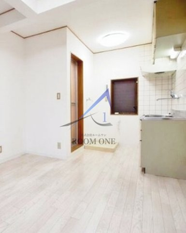 南荘の居間・リビング|洋室のお部屋です。