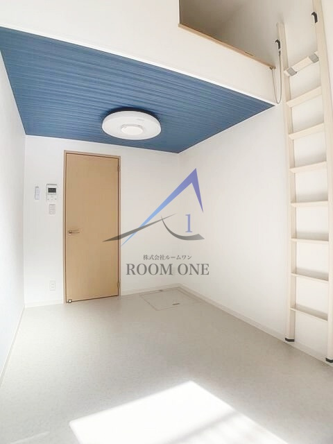 プチハウス２の居間・リビング|洋室のお部屋です。