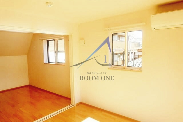 カーサ　ビアンカ　トキワダイの居間・リビング|洋室のお部屋です。