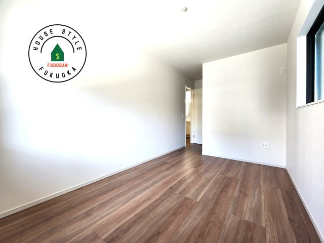 福岡市西区愛宕浜第1-3棟（2号棟）　の寝室|主寝室には収納力に優れたクローゼットがありますので、お部屋もすっきり片付きます。