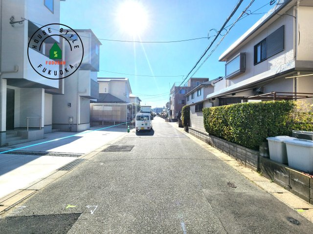福岡市西区愛宕浜第1-3棟（2号棟）　の前面道路含む現地写真|前面道路です。