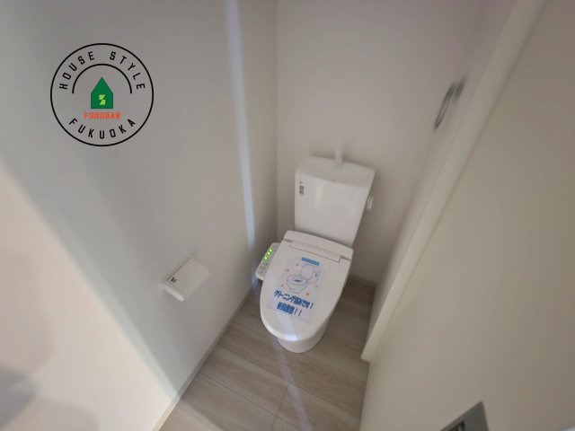 福岡市西区愛宕浜第1-3棟（3号棟）　の内観：施工例|温水洗浄便座を完備しております。2ヶ所にトイレがあるのは朝の慌ただしい時間も安心です。