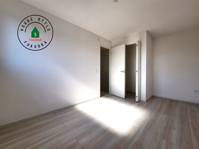 福岡市西区愛宕浜第1-3棟（3号棟）　の内観：施工例|穏やかな光が差し込む室内には、穏やかな時間が流れます。