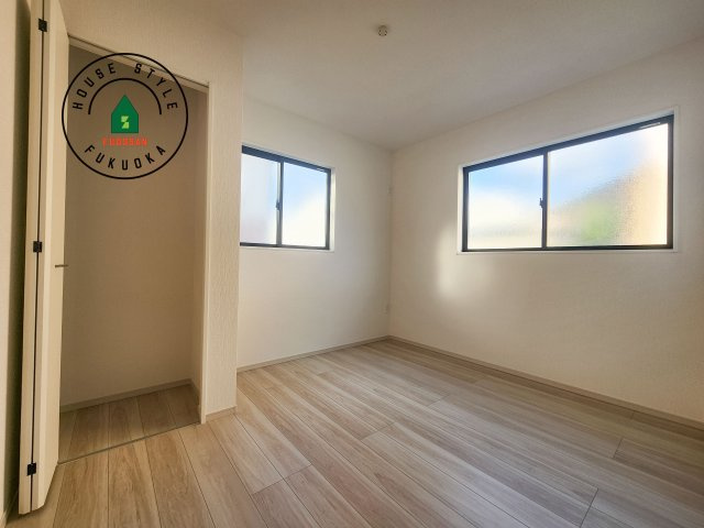 筑紫野市牛島第1-1棟（1号棟）　の寝室|主寝室には収納力に優れたクローゼットがありますので、お部屋もすっきり片付きます。