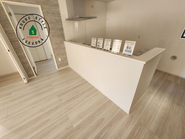 筑紫野市牛島第1-1棟（1号棟）　のダイニング|キッチンから立ち込める香りが今日の料理を期待させます。