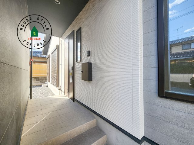 筑紫野市牛島第1-1棟（1号棟）　の玄関|おでかけの時も帰った時も、「我が家」を最初に感じでもらえる素敵な空間に。