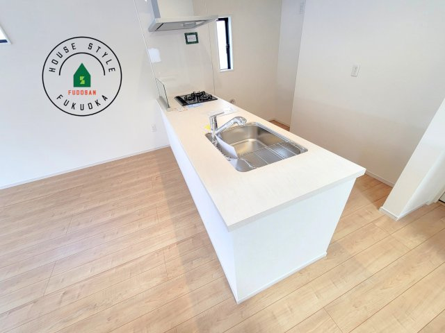 福岡市博多区浦田2丁目第1-1棟（1号棟）　の内観：施工例|キッチンから立ち込める香りが今日の料理を期待させます。