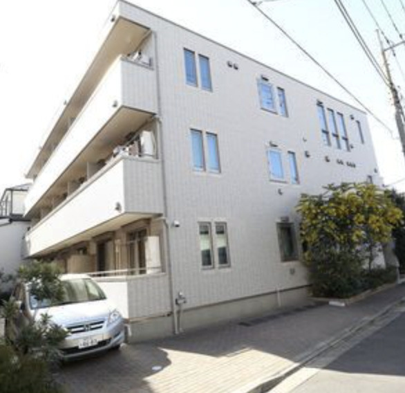 フィカーサ　いちょうの木の外観