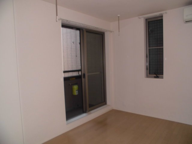 メゾン中島の洋室