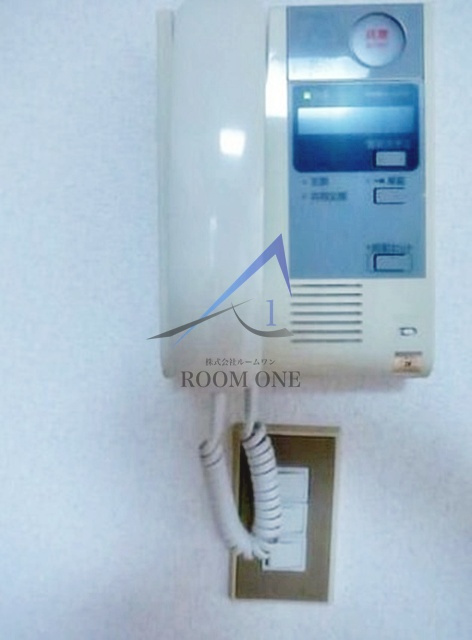 ウッドクレスト砧ＡＢＣ棟のセキュリティ|モニター付インターホンです。