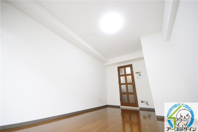 ジュネス西明石の居間・リビング|※類似部屋