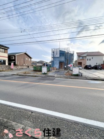 いろどりアイタウン那須塩原並木町　1号棟の前面道路含む現地写真|スーパー・ホームセンターが徒歩圏内です◎