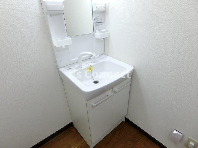 【洗面所】 | サンパラン泉 | 朝の支度もスムーズな独立洗面台。