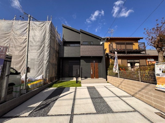 【前面道路含む現地写真】 | GRAFARE尾張旭市北本地ヶ原町全２棟【本地原小　旭中】 | LINEから簡単お問合せ可能！
友達検索で@nqk7328tです！。