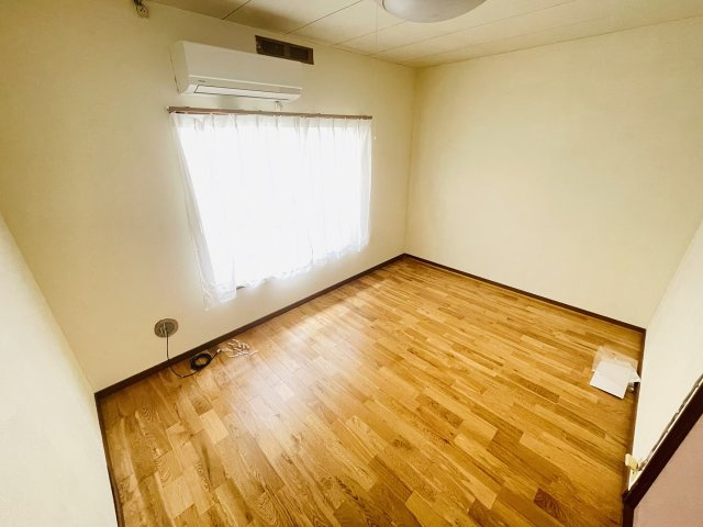 幸手市千塚戸建の洋室