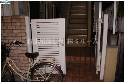 【エントランス】 | カーサリモーネ | エントランス